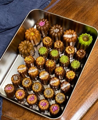 Artisanal Canele Dessert Studio Miri, supplies for your artisanal cafe or restaurant business to elevate your dessert selection with our bestselling caneles. Stable supplier with competitive bulk price for long term collaborating cafes and restaurants.